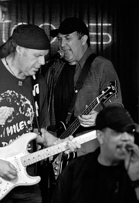 Javier Vargas / Luis Majo / Tim Mitchell