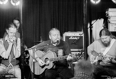 Keegan McInroe und Band