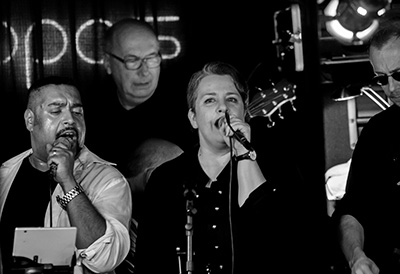 Elvis Katticaren / Tina Damm