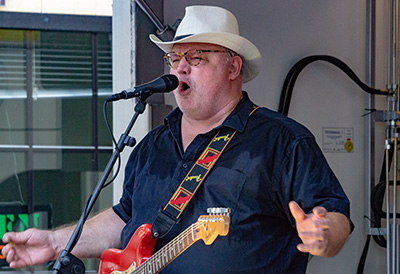 HB & the Random Players