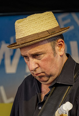 HB & the Random Players