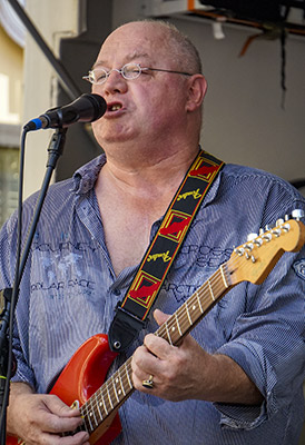 HB & the Random Players