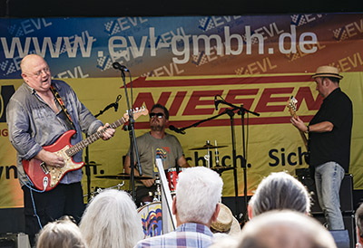 HB & the Random Players