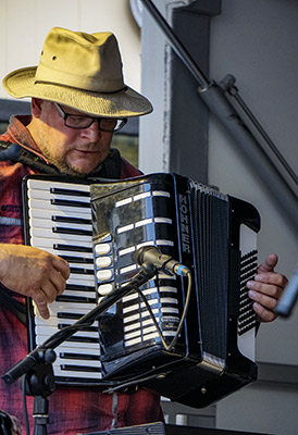 Bad Penny feat.: Reiner Lützenkirchen