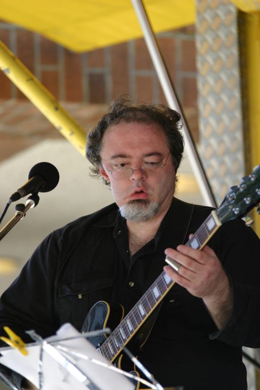 Tiny T. & The Big Ones