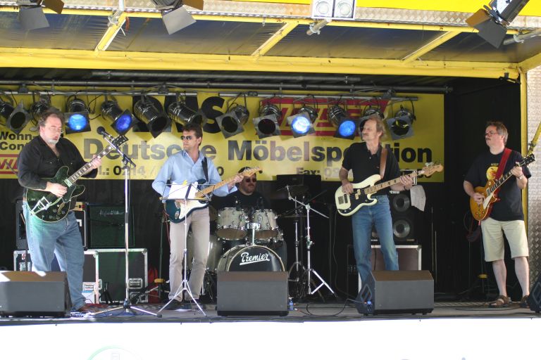 Tiny T. & The Big Ones