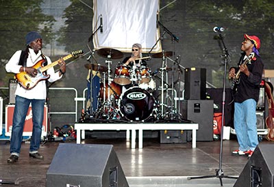 Spy Austin Play`s Hendrix