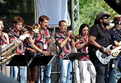 Coco Roadshow - Cologne Funkateers feat. Tate Simms