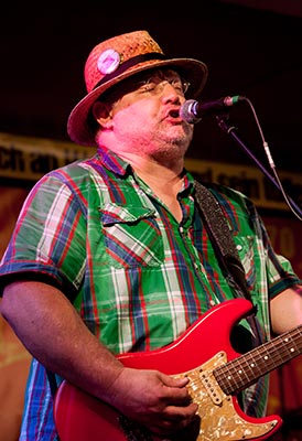 HB & the Random Players