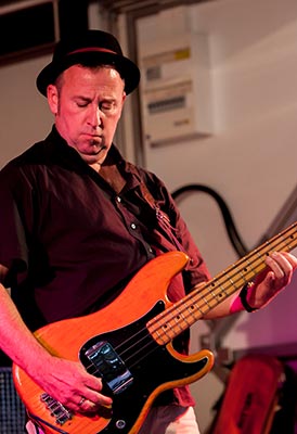 HB & the Random Players