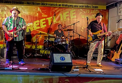 HB & the Random Players