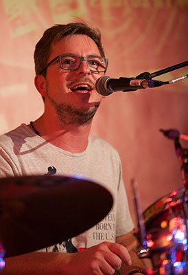 HB & the Random Players