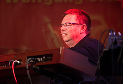 HB & the Random Players