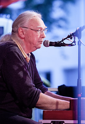 HB & the Random Players - feat. Mike Dirx