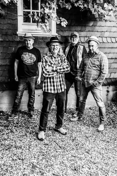 Jay Ottaway & The Lost Boys