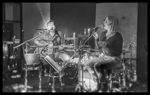 Late Night Acoustic by Lorena & Marcus