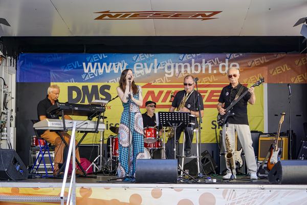 Lucky Old Quartett feat. Betty Braun