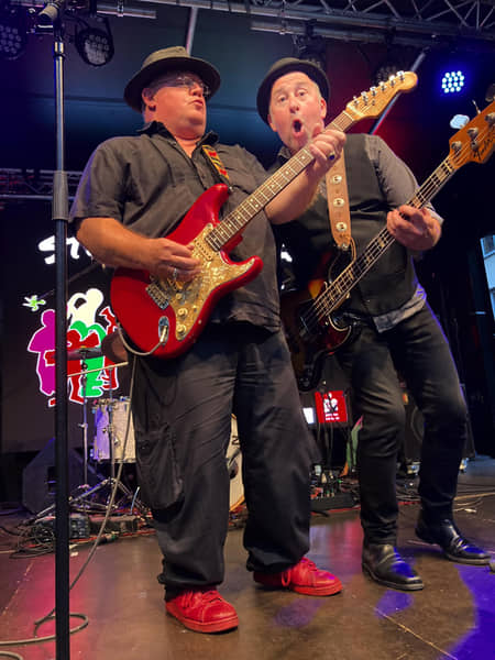 HB & The Random Players