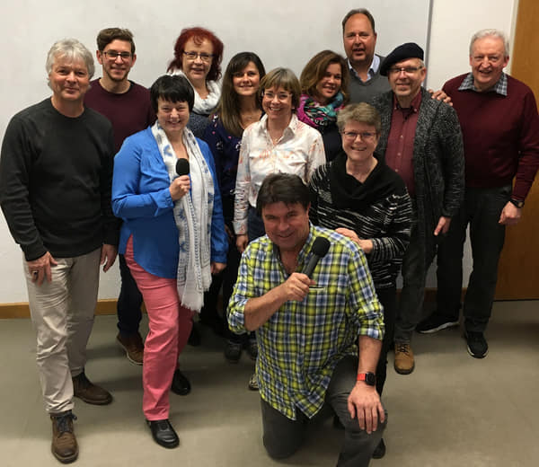 Regina Schleheck mit TeilnehmerInnen eines VHS-Kurses Leverkusen im Wintersemester 2021-22