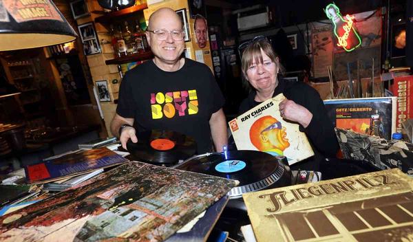 Schallplattenabend im Topos